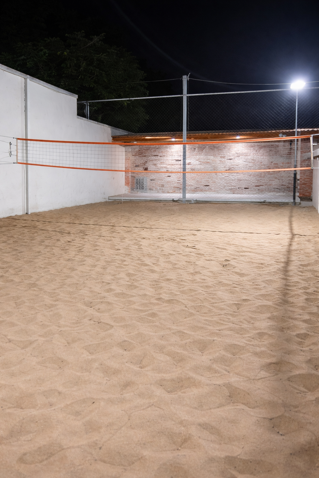 Quadra de vôlei de areia para diversão